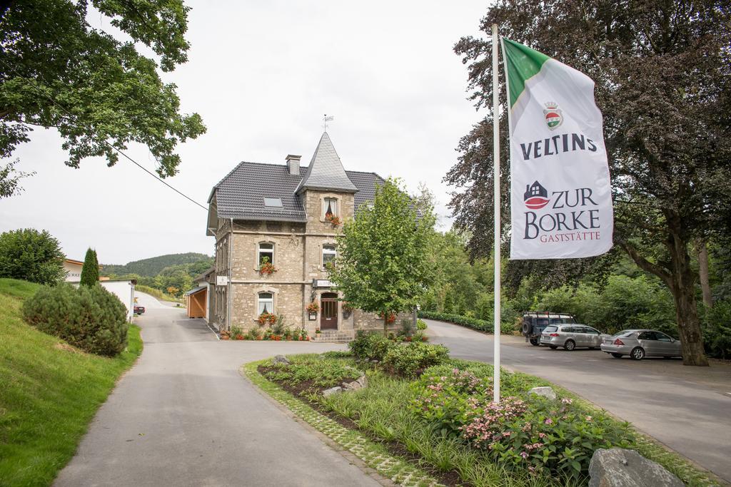 Hotel Zur-Borke Neuenrade Extérieur photo